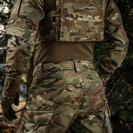 M-Tac Cobra Buckle taktinen vyö Laser Cut sotilaalla camo-uniformussa MOLLE-liitännällä.