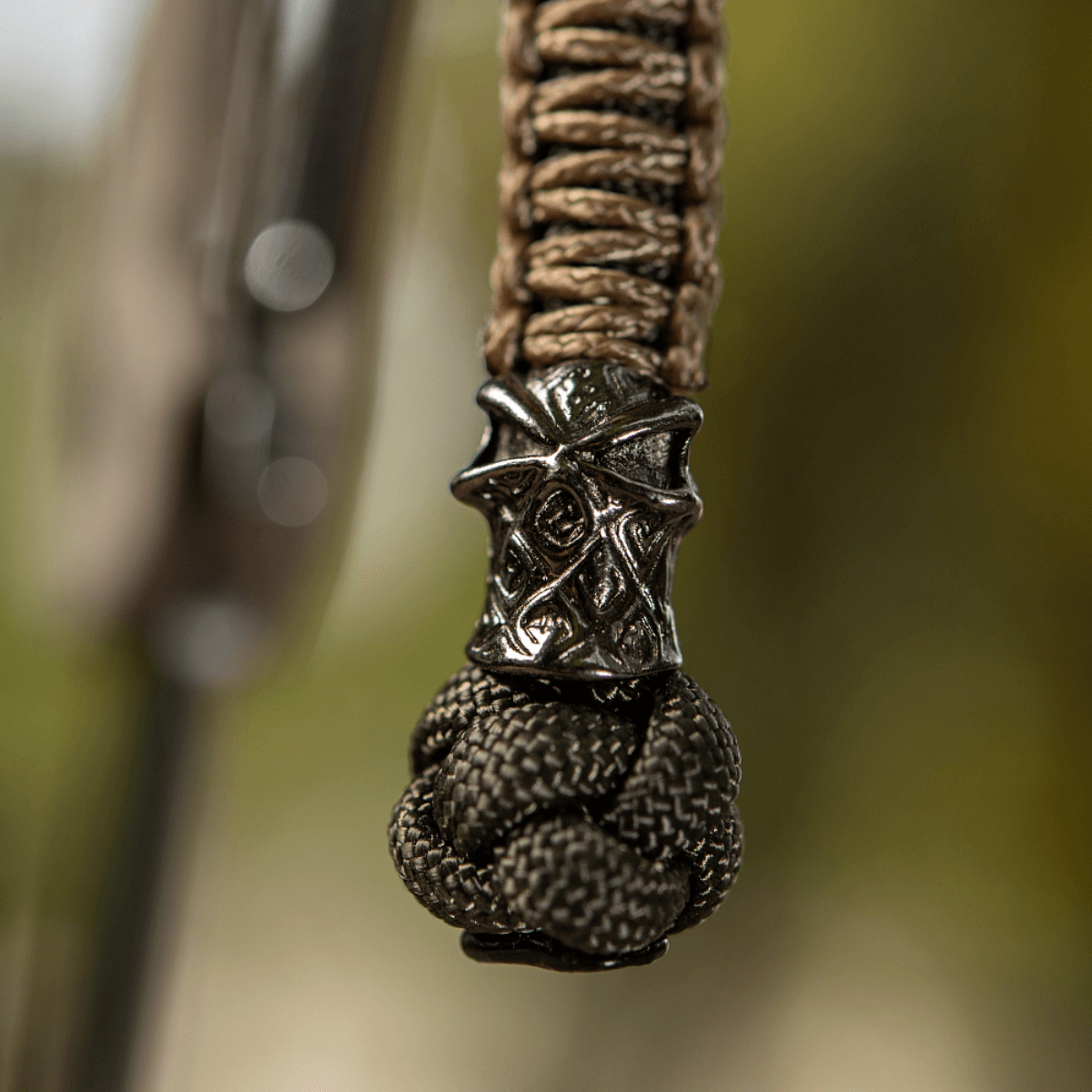 M-Tac Knife Lanyard Ninja paracord, cupronickel perle, tyylikäs lisä taskuun, 14,5 cm, joustava kahvan jatke