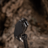 M-Tac Knife Lanyard Celtic - musta punottu paracord-lanyard veitsessä, lisää tyyliä ja toimivuutta veitsille, taskulampuille ja varusteille.