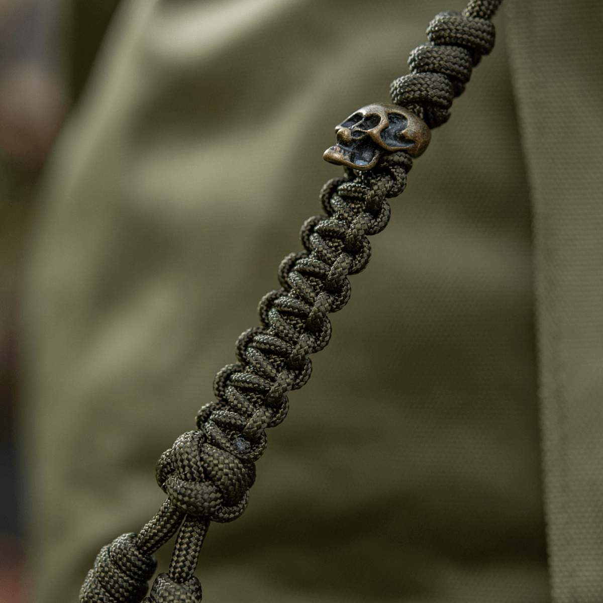 M-Tac Loopy Snake Skull Lanyard, punottu paracord 550 type III, tyylikäs ja kestävä lisäveitsi- tai pienten varusteiden lisävaruste.