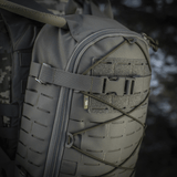 M-Tac Sturm Elite Gen.II raid-reppu Cordura-kankaasta, MOLLE-järjestelmällä ja sisäänrakennetulla juomajärjestelmällä kenttäkäyttöön.