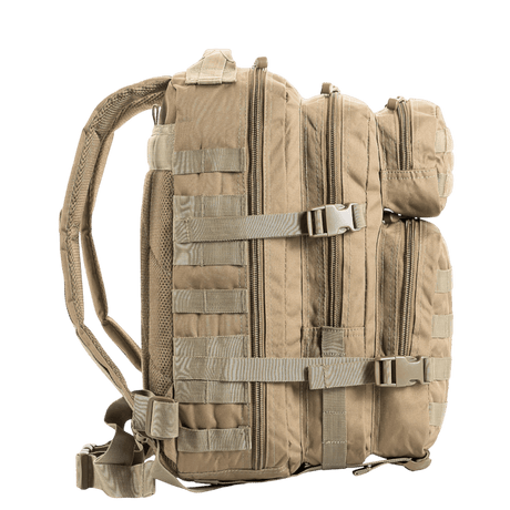 M-Tac Assault Pack, MOLLE-järjestelmä, ruskea, sivukuva, säädettävät pehmustetut olkahihnat, sopii kaupunkiin ja vaellukseen.
