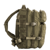 M-Tac Assault Pack, oliivinvihreä, MOLLE-järjestelmä ja vetoketju, sopii kaupunkirepuksi tai lyhyille retkille.