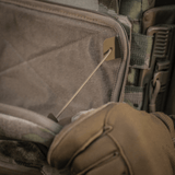 Lähikuva M-Tac Admin Pouch Large Elite: Cordura 500D ja sisäinen velour-velcro, sopii taktiseen varustukseen ja säilytykseen.