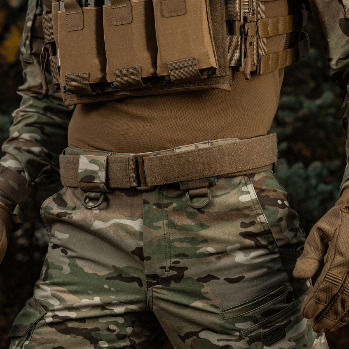 M-Tac Range -vyö Cobra Buckle Gen.IV sotilaskäyttöön camouflagedesignilla ja taktillisella varustuksella.