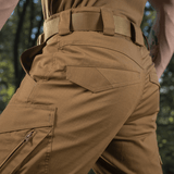M-Tac Shorts Aggressor Gen.II Flex ruskeaa ripstop-materiaalia taktisen muotoilun kanssa, sopiva harjoitteluun ja vapaa-aikaan.