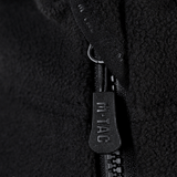 Lähikuva M-Tac Lite Microfleece Hættetrøje -vetoketjusta elastisella nauhalla ja M-Tac-logolla, musta mikrofleecekangas mukavuuteen ja lämpöön