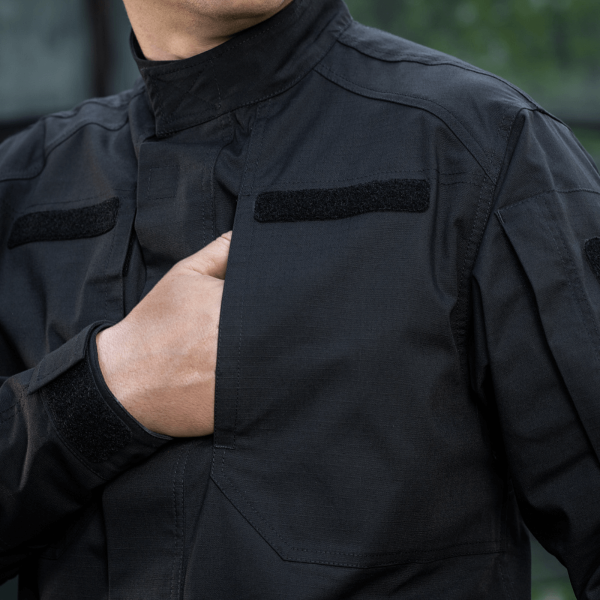 M-Tac Patrol Flex -takki pystykauluksella ja velcro-paneeleilla tunnisteille ja merkeille, sopii taktiseen käyttöön kevyellä puoli-istuvalla leikkauksella
