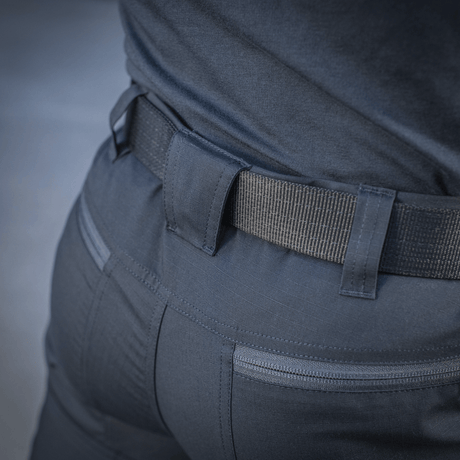 Lähikuva M-Tac Tactical Bukser Patrol Gen II Flex -housuista: yksityiskohtainen saumaus ja vyö.