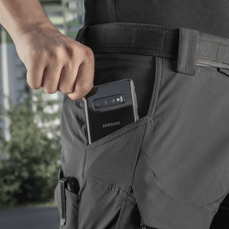 M-Tac Shorts Rubicon Flex tumman oliivin sävyssä, käytännöllinen cargotasku ja kännykkätasku. 85% nylon, 15% spandex. Täydelliset kesään.