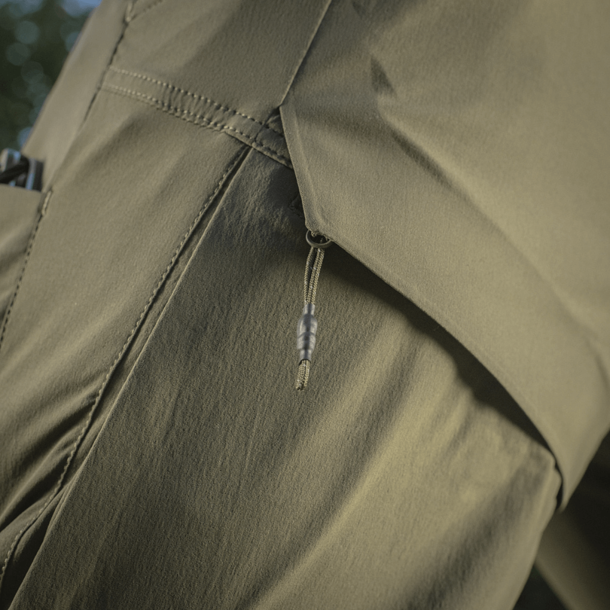 M-Tac Shorts Rubicon Flex tummanoliivinvihreä yksityiskohta, YKK-vetoketju.