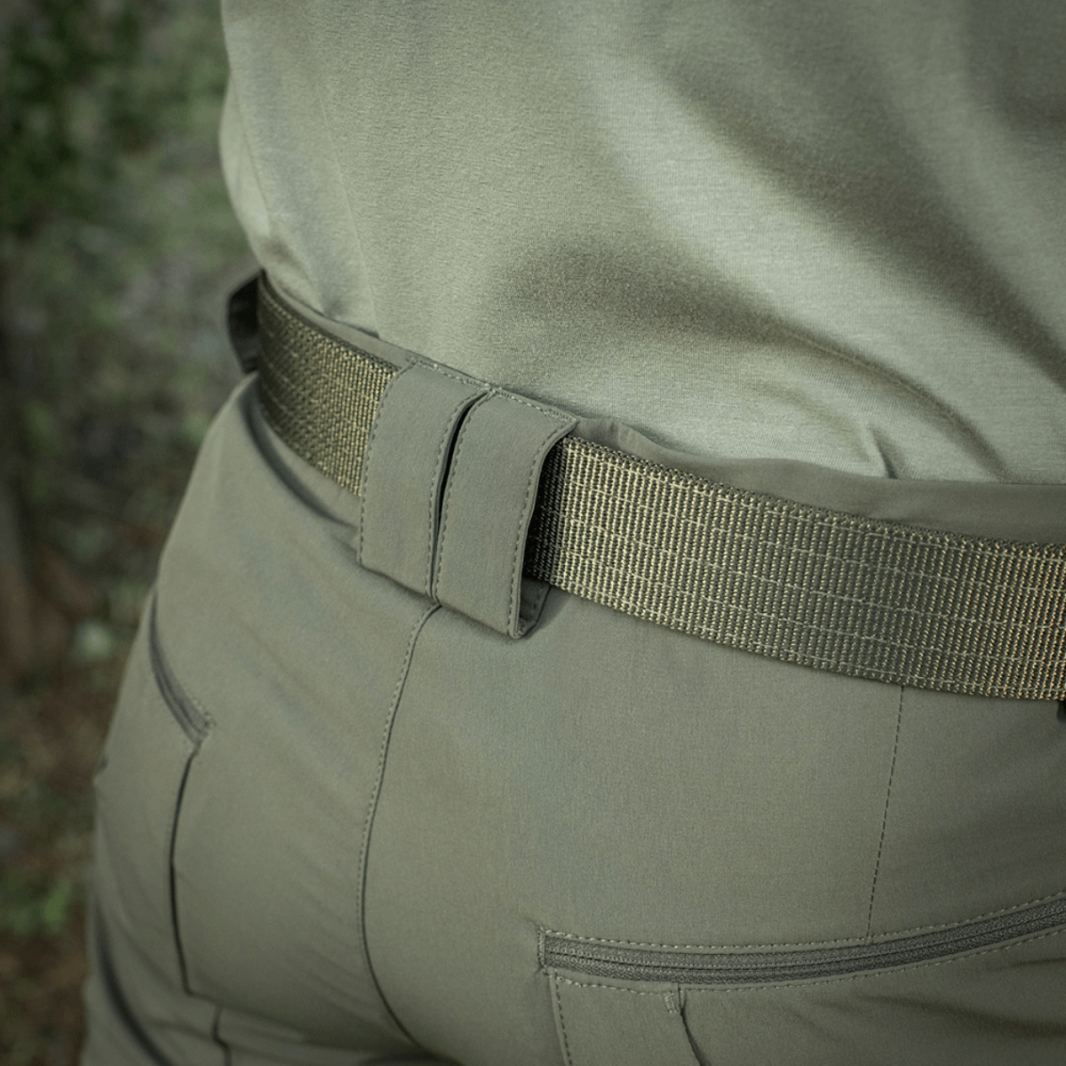 M-Tac Shorts Rubicon Flex tummanoliivinvihreät, suunniteltu mukavuuteen ja toiminnallisuuteen kesäkäyttöön.