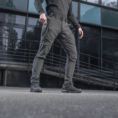 M-Tac Rubicon Flex -housut harjoitteluun, ampumiseen ja vapaa-aikaan innovatiivisella cargo-taskusuunnittelulla, valmistettu 4-Way Stretch -kankaasta.