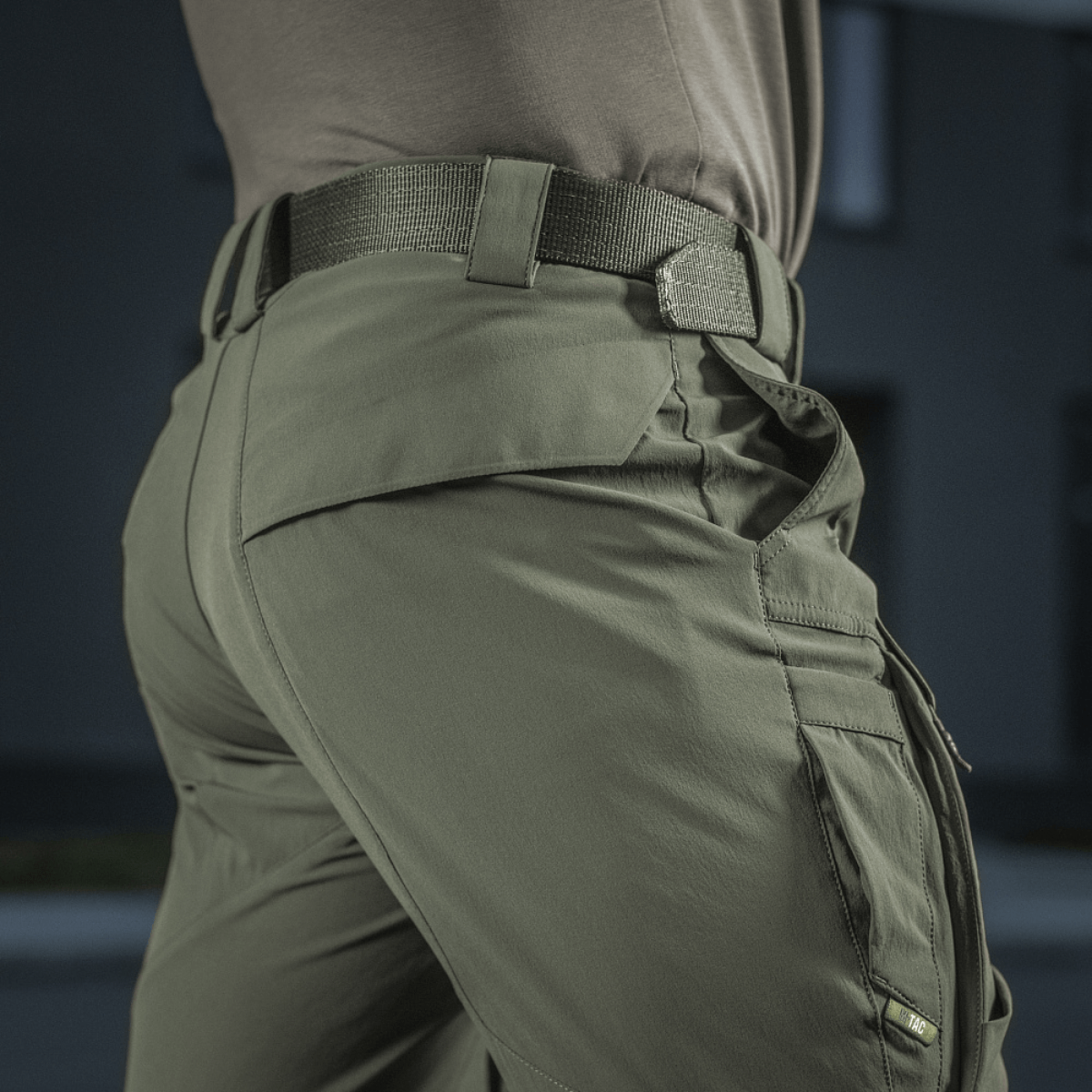 M-Tac Rubicon Flex modernissa 4-Way Stretch -kankaassa, sopivat treeniin ja vapaa-aikaan, innovatiivinen cargo-taskusuunnittelu.