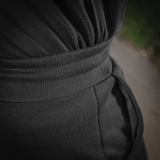 M-Tac Shorts Casual Fit Cotton mustana, kuminauhavyötäröllä antaa optimaalisen istuvuuden ja mukavuuden, täydelliset kesäaktiviteetteihin.