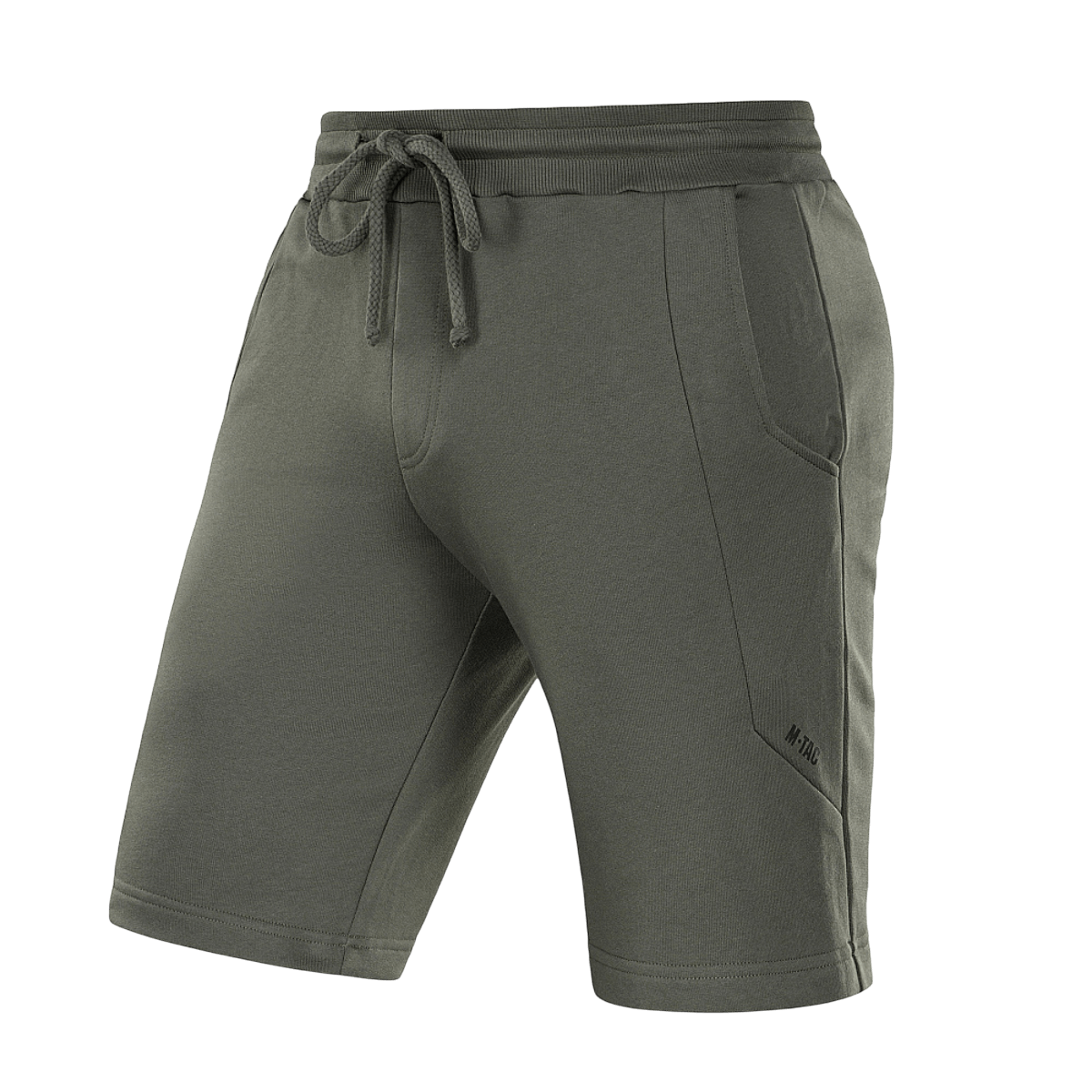 M-Tac Shorts Casual Fit Cotton vihreänä, kuminauhavyötäröllä, kahdella sivutaskulla ja hillityllä logolla mukavaan kesäkäyttöön.