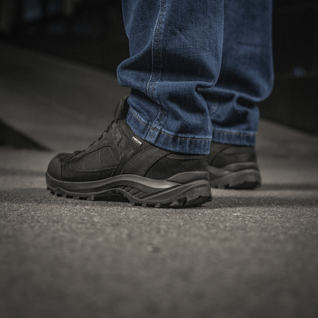 M-Tac Jeans Aggressor klassisessa denim-tyylissä taktisin toiminnoin, kestävä materiaali, tilavat taskut ja mukava istuvuus