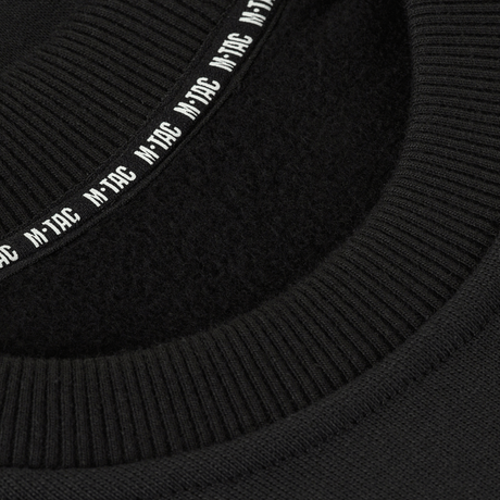M-Tac Sweatshirt Cotton Hard, musta kaulus jossa näkyvä M-Tac-logo sisäpuolella. 100% puuvillaa mukavuutta ja lämpöä varten.