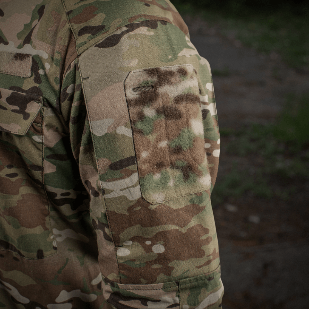 M-Tac Jakke Sturm NYCO Extreme Multicam-kuosissa, kestävä sotilastakki, korkea hengittävyys ja laadukkaat YKK-vetoketjut.
