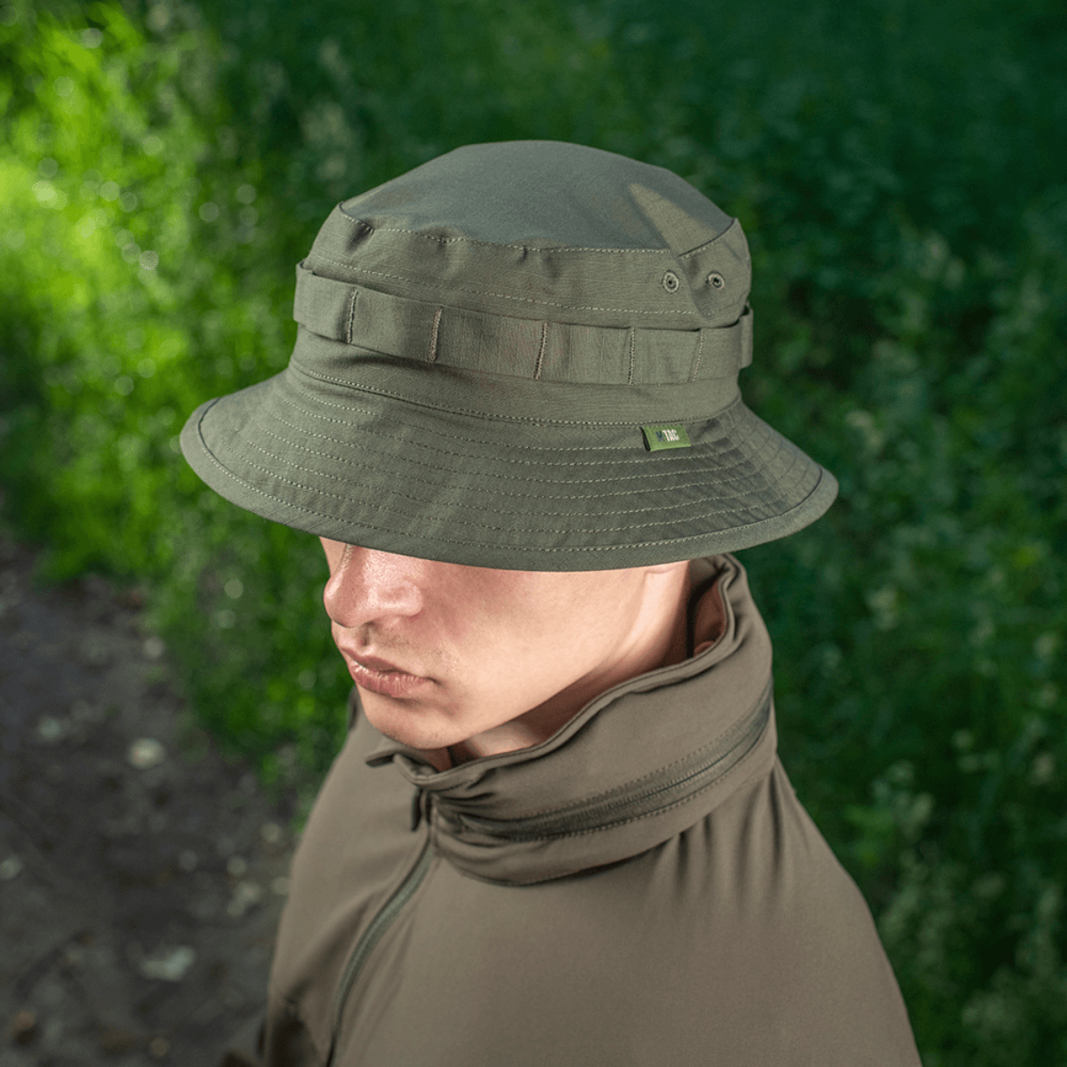 M-Tac Panama Rip-Stop army-hattu puolijäykkällä lipalla, kiinnitysnyörillä ja ilmanvaihtoaukoilla hengittävyyttä varten. Sopii naamiointiin.