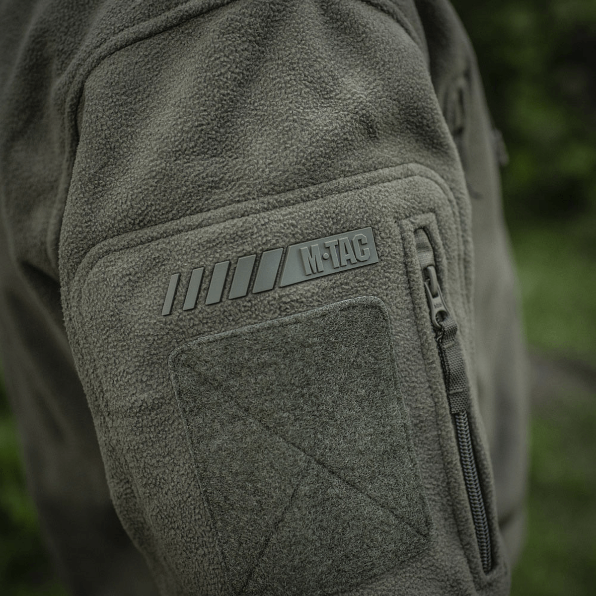 M-Tac Division Gen.II Windblock fleecetakki WindBlock-membraanilla, joka tarjoaa lämpöä ja suojaa kylmässä säässä.