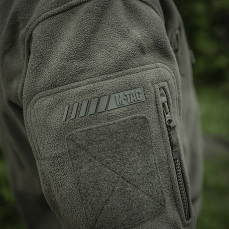 M-Tac Division Gen.II Windblock fleecetakki WindBlock-membraanilla, joka tarjoaa lämpöä ja suojaa kylmässä säässä.