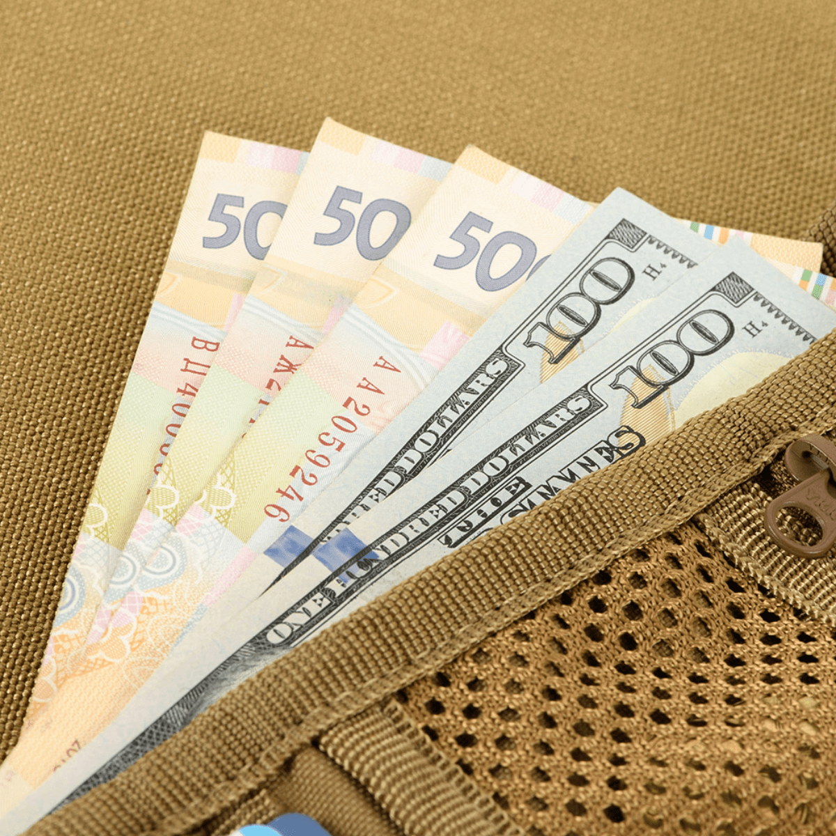 Seteleitä M-Tac Pung Elite Gen.II:ssä, Cordura 500D ja YKK-vetoketjut, korostaa kestävyyttä ja säilytysmahdollisuutta.