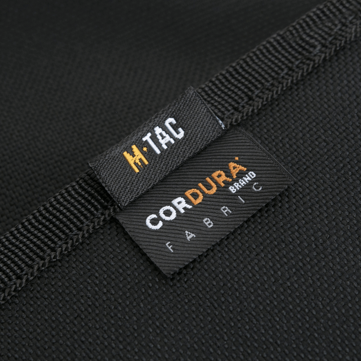 Tarrat M-Tac Patch Panel Elite -lompakossa, valmistettu 1000D CORDURA® -materiaalista.