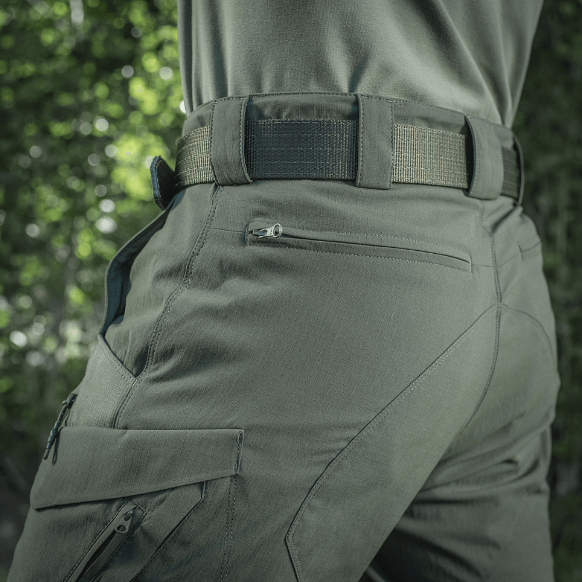M-Tac Aggressor Summer Flex Shorts luonnossa, korostaa kevyttä Rip-Stop-kangasta ja 7 toiminnallista taskua monipuoliseen käyttöön