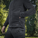 M-Tac Sprint Fleece Sweatshirt Polartec mustana, ulkoiluun sopiva arkeen ja aktiviteetteihin, kestävä ja pehmeä Polartec 200 -fleece.