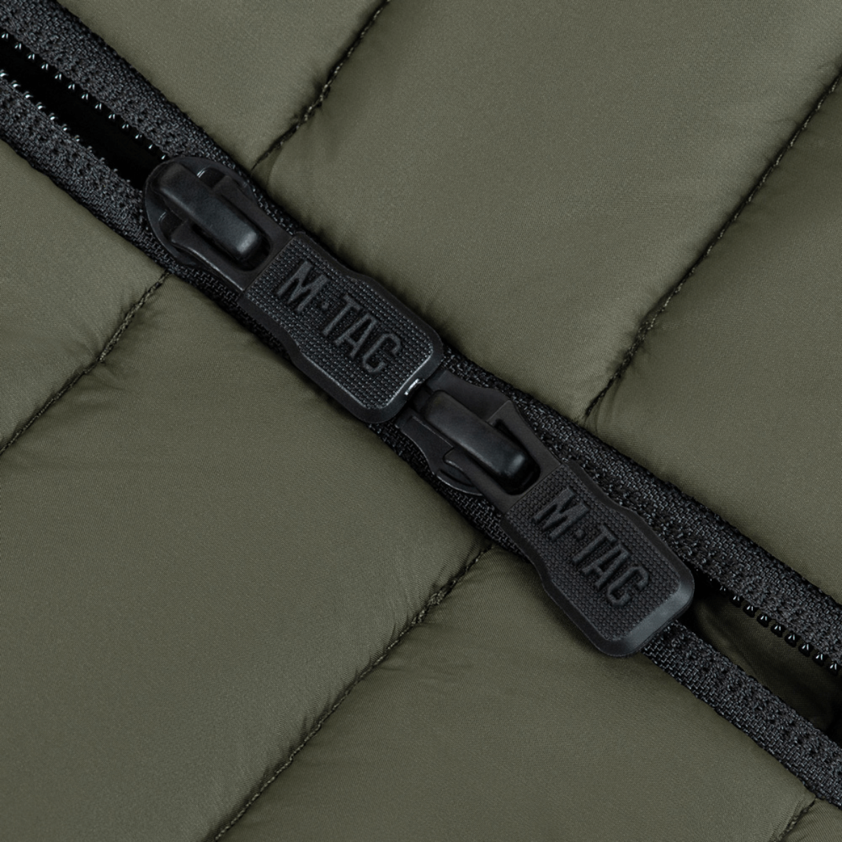 M-Tac Stalker Gen.III -takki YKK-vetoketjuilla ja nylonpinnalla optimaaliseen liikkumisvapauteen ja mukavuuteen kylmissä lämpötiloissa