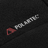 Polartec-fleece -kankaan yksityiskohta M-Tac Combat Fleece Polartec -takissa, valmistettu kestävästä 100 % polyesteristä optimaalista lämpöä varten.