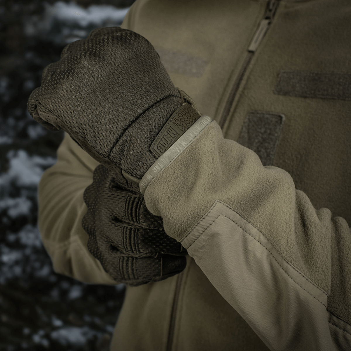 M-Tac Combat Fleece Polartec -takki YKK-vetoketjuilla ja tuulenkestävillä paneeleilla. Sopii taktiseen käyttöön.