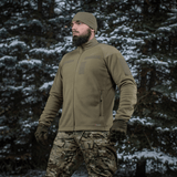 M-Tac Combat Fleece Polartec -takki taktiseen käyttöön talviympäristössä, edistyksellisellä designilla ja toiminnallisilla materiaaleilla.