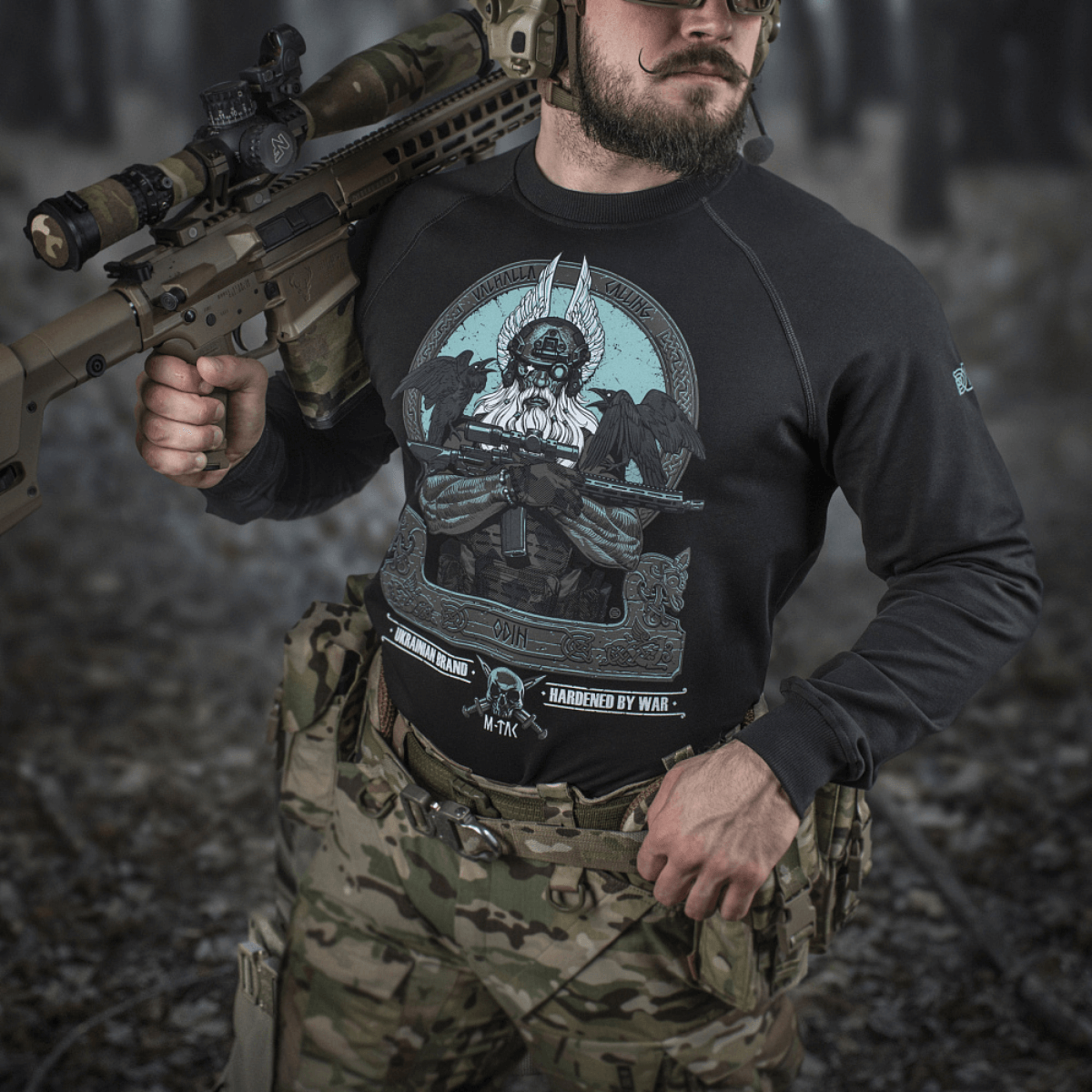 M-Tac Raglan Odin Mystery Odin-kuvalla, rento ja taktinen muotoilu, sopii arkeen, valmistettu puuvillasta ja elastaanista.
