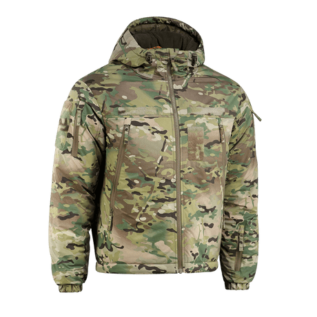 M-Tac Alpha Gen.IV Pro Primaloft -talvitakki Multicam-kuosissa, suunniteltu luotettavaan kylmysuojaukseen, valmistettu vettähylkivästä materiaalista.