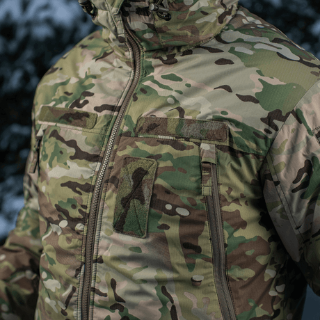 M-Tac Alpha Gen.IV Pro Primaloft -talvitakki alkuperäisellä Multicam-kuosilla.