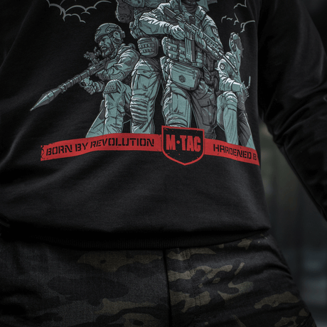 M-Tac Hoodie Freedom sotilasaiheisella printillä, sopii arkeen ja ulkoiluun, yhdistää mukavuuden ja toiminnallisuuden. MagnaColours®-muste.