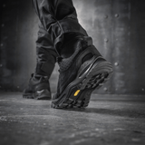 M-Tac Tactical Sneakers Patrol R Vent, musta; esitetty tukevalla pinnalla.