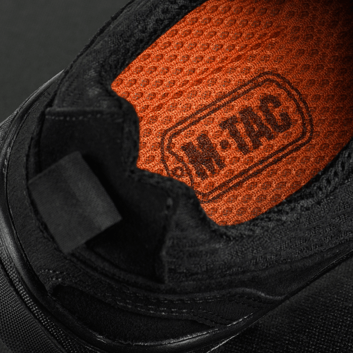 Yksityiskohta M-Tac Tactical Sneakers Patrol R Vent -sisäpohjasta: nahkaa ja hengittävä 3D-mesh mukavuutta varten.