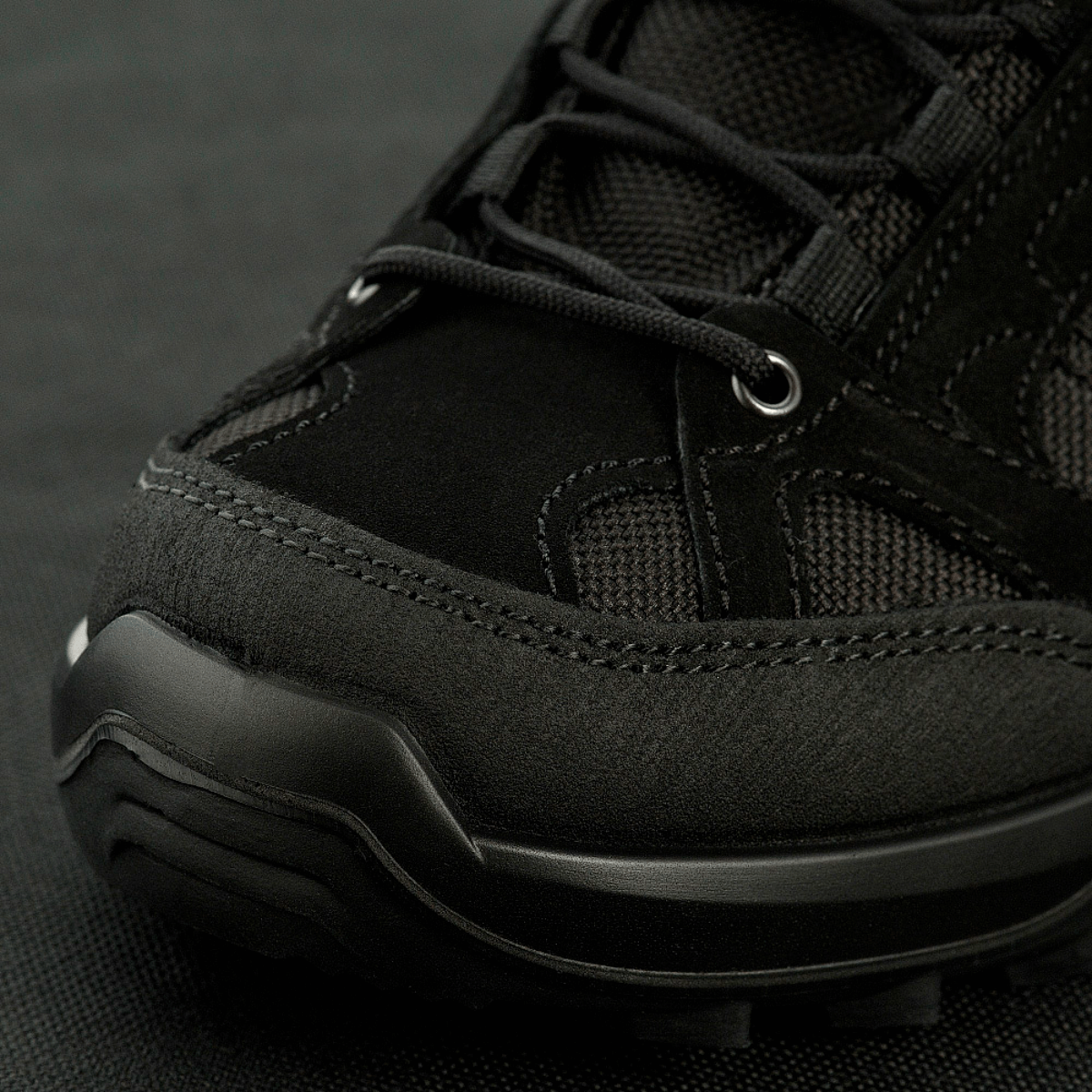 Tactical Sneakers Demi-Season – Kevyt ja mukava, mustat trekking- ja polkujuoksukengät kestäväpohjalla ja kumivahvistuksilla.