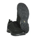 M-Tac Tactical Sneakers IVA mustana, hengittävä mesh-päällinen ja vahvistettu kärki, sopii retkeilyyn ja ulkoiluun.