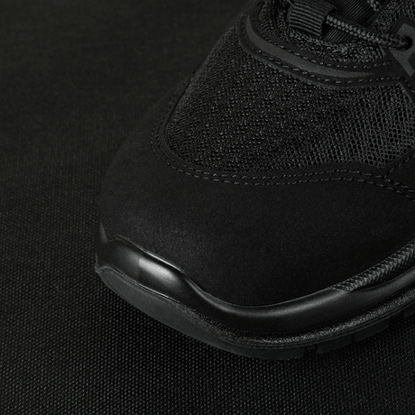 Lähikuva M-Tac Tactical Sneakers IVA:sta hengittävällä mesh-päällisellä ja vahvistetulla kärjellä, sopii retkeilyyn ja ulkoiluun.
