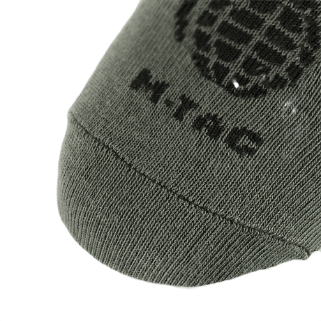 Lähikuva M-Tac Let Sommersokker Grenader -sukista, ergonominen muotoilu ja neulottu kuvio, sopivat ulkoiluun ja kuumaan säähän.