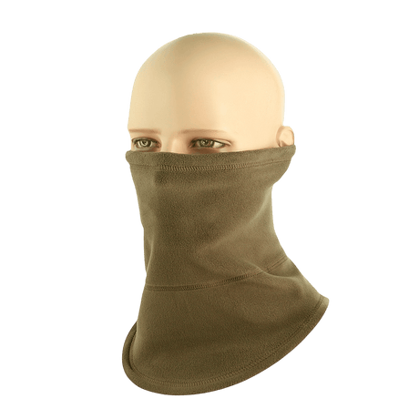M-Tac Polartec Anatomic Tube Scarf fleece-muotoisena mannekiinilla, suunniteltu suojaamaan tuulelta ja kylmältä.