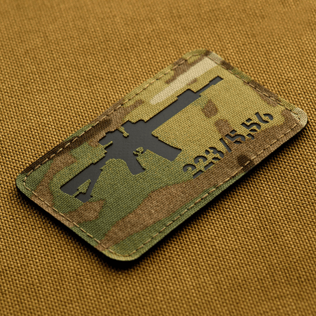 M-Tac AR-15 223/5,56 Laser Cut Patch, Velcro-kiinnitys, kestävä Cordura 500D, kiinnitettävä varusteisiin, sotilaallinen ja ulkoilmakäyttö.
