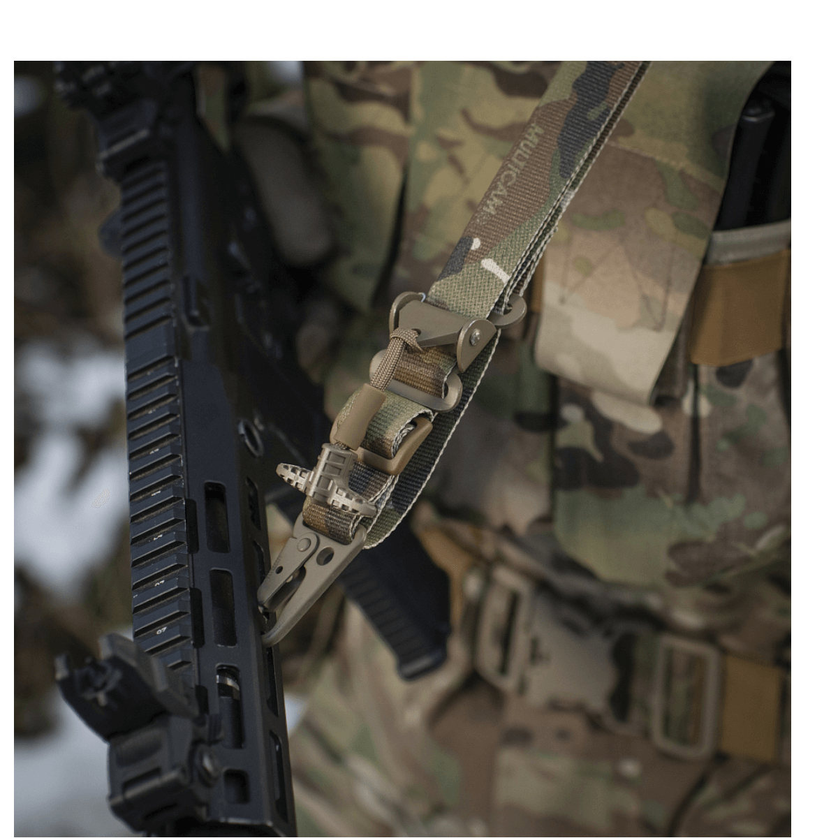 M-Tac Universal Våbenrem, multicam nylon, säädettävä pituus, vahva solki ja karabiinihaka, taktiiseen aseen käsittelyyn, galleria, positio 1