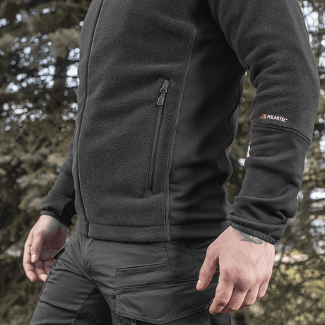 M-Tac Polartec Sport -fleecatakki mustana, Polartec® 200 Series -fleecestä ulkoilukäyttöön.