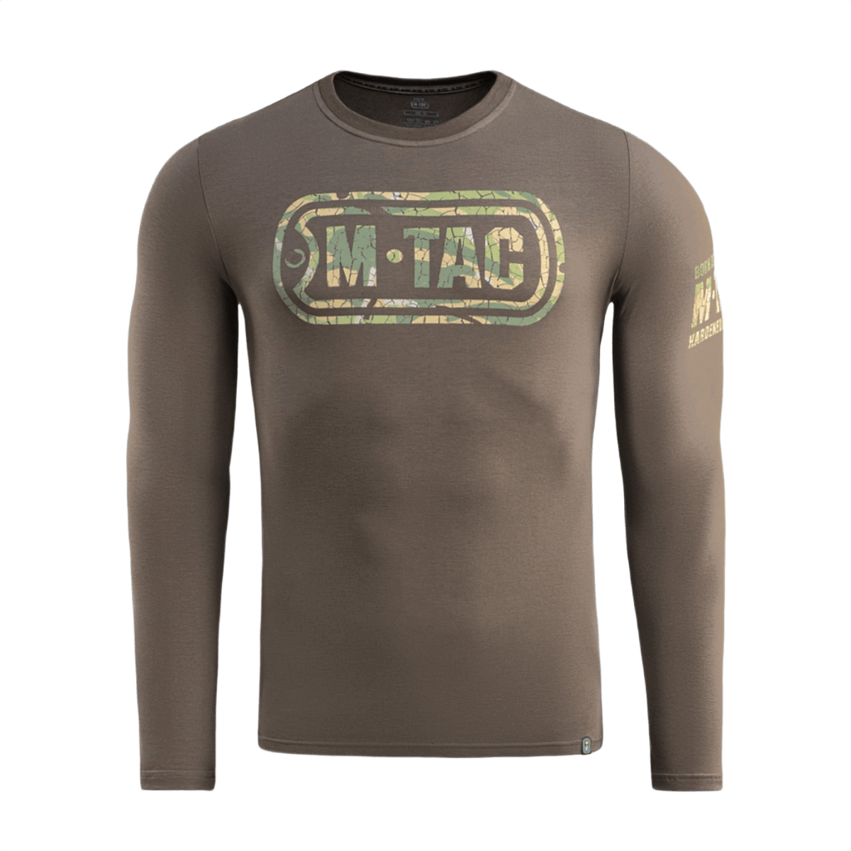 M-Tac T-Shirt Logo Long Sleeve maastokuvio, ikoninen logo ja slogan hihassa. Sopii arkeen ja taktisiin aktiviteetteihin.