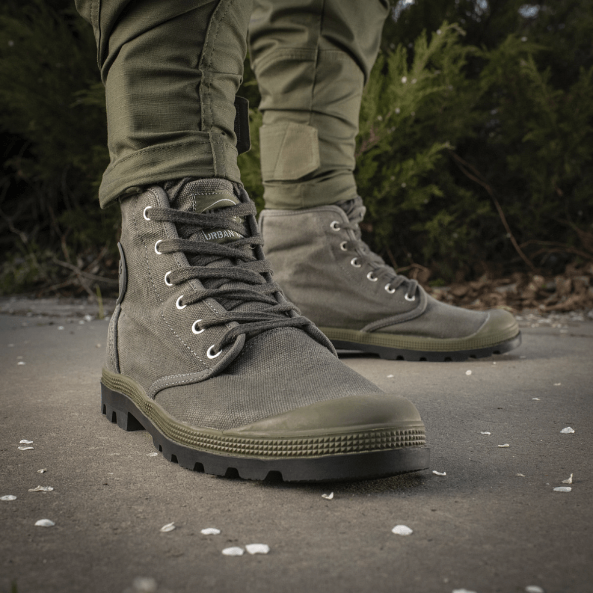 M-Tac Sneakers: klassiset ja toiminnalliset kengät ulkoiluun, urheiluun ja arkeen, mukavat ja kestävät.